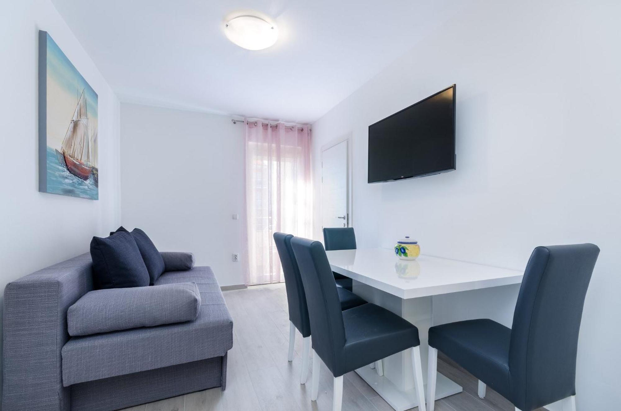 Arboretum Apartment *