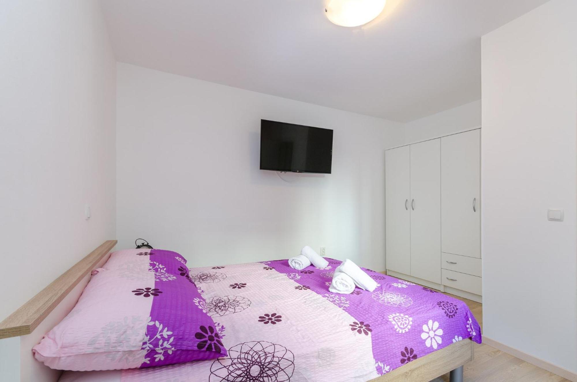 Arboretum Apartment *